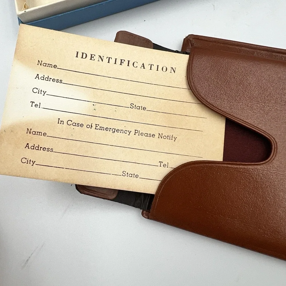 NEW! Vintage Cognac Brown Leather Wallet Mens Photo Pockets Bi-Fold Card Holder